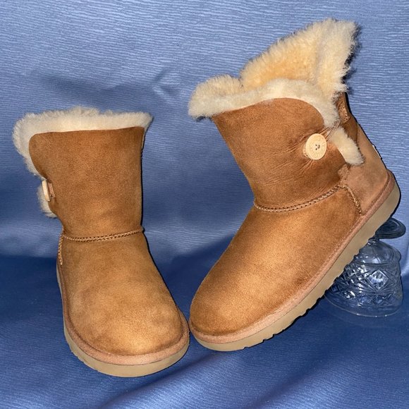 UGG Shoes Ugg Chestnut Sheepskin Suede Boot Bailey Button Sn 599y